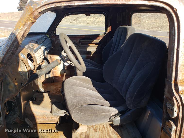 image for item AV9322 1947 Chevrolet pickup truck