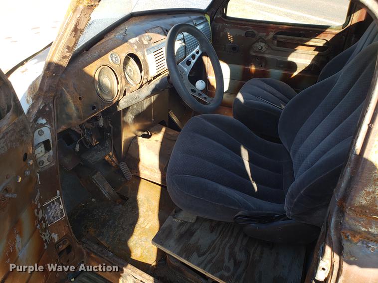 image for item AV9322 1947 Chevrolet pickup truck