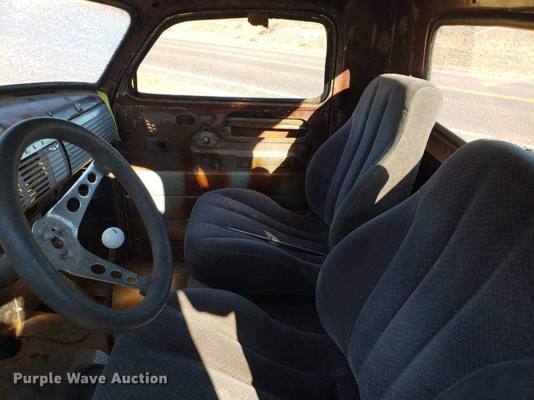 image for item AV9322 1947 Chevrolet pickup truck