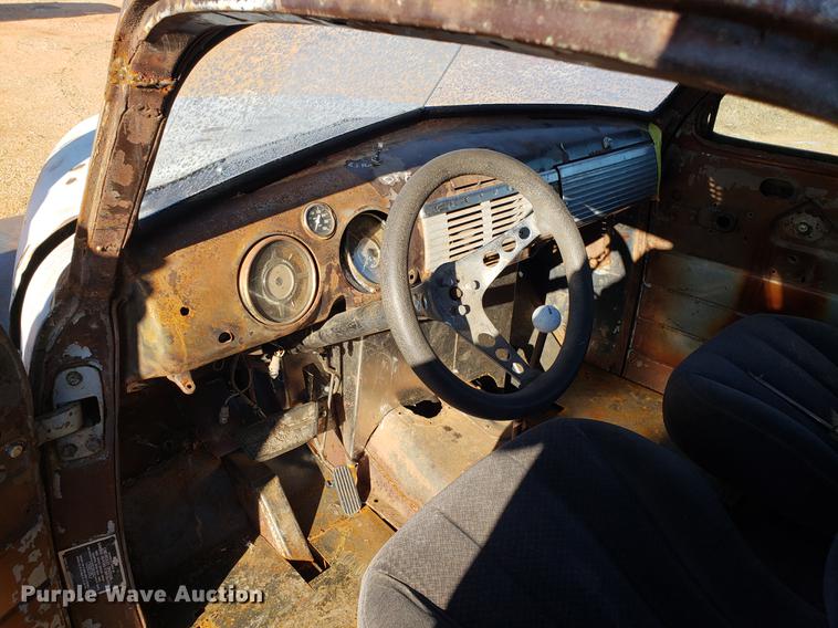 image for item AV9322 1947 Chevrolet pickup truck