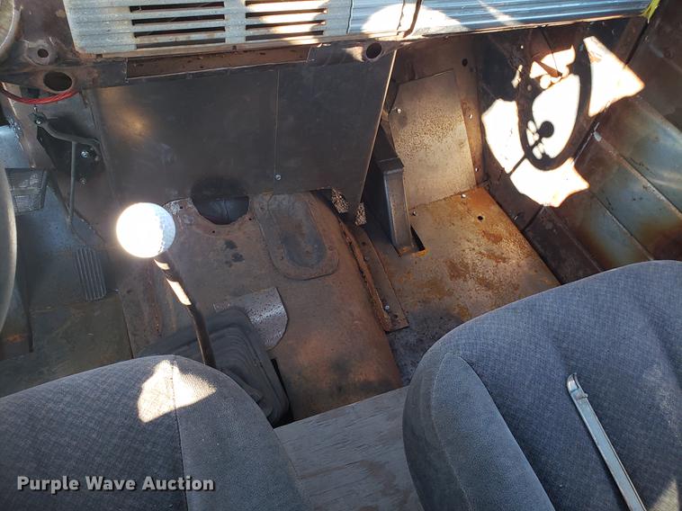 image for item AV9322 1947 Chevrolet pickup truck