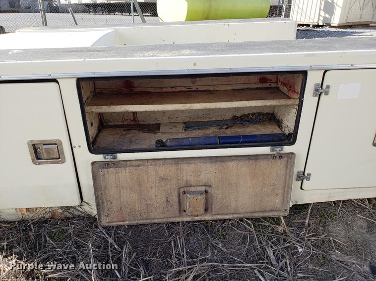 image for item AV9364 Utility bed