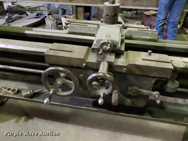 image for item AV9365 English lathe
