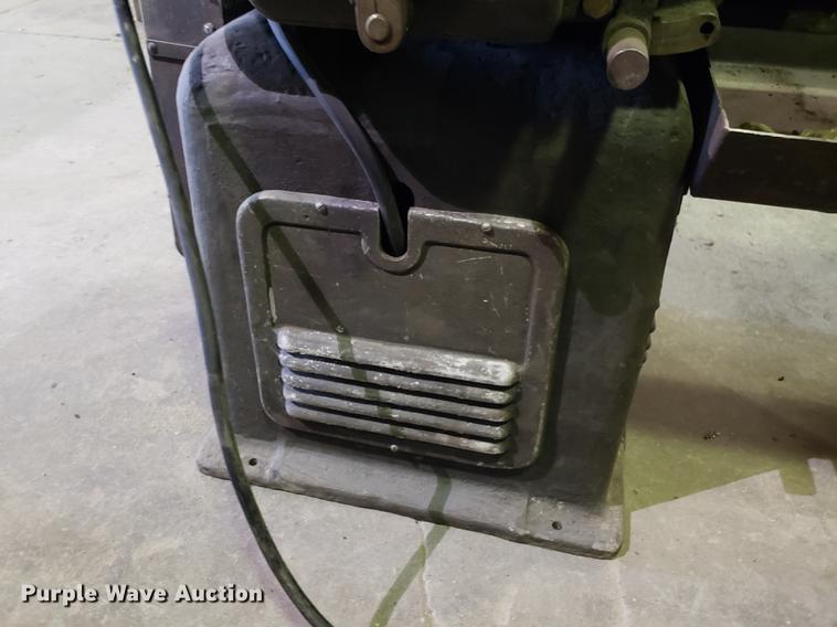 image for item AV9365 English lathe