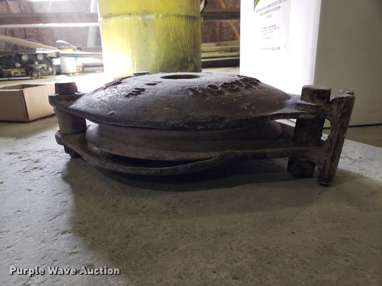 image for item AV9366 Spider Staging sky climber cable hoist