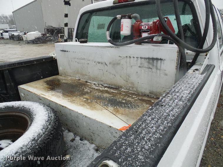 image for item DB2110 2005 Ford F350 Super Duty Crew Cab pickup truck