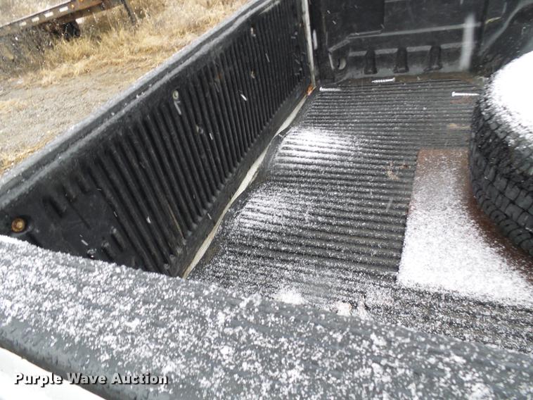 image for item DB2110 2005 Ford F350 Super Duty Crew Cab pickup truck