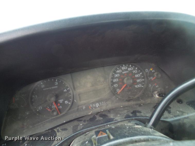 image for item DB2110 2005 Ford F350 Super Duty Crew Cab pickup truck