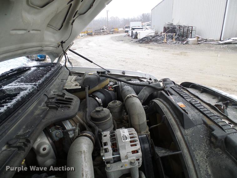 image for item DB2110 2005 Ford F350 Super Duty Crew Cab pickup truck