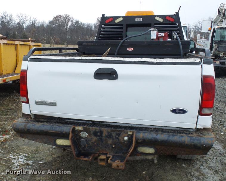 image for item DB2115 2006 Ford F350 Super Duty Crew Cab pickup truck