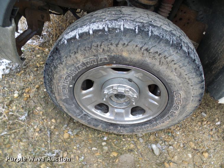 image for item DB2115 2006 Ford F350 Super Duty Crew Cab pickup truck