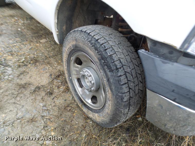 image for item DB2115 2006 Ford F350 Super Duty Crew Cab pickup truck