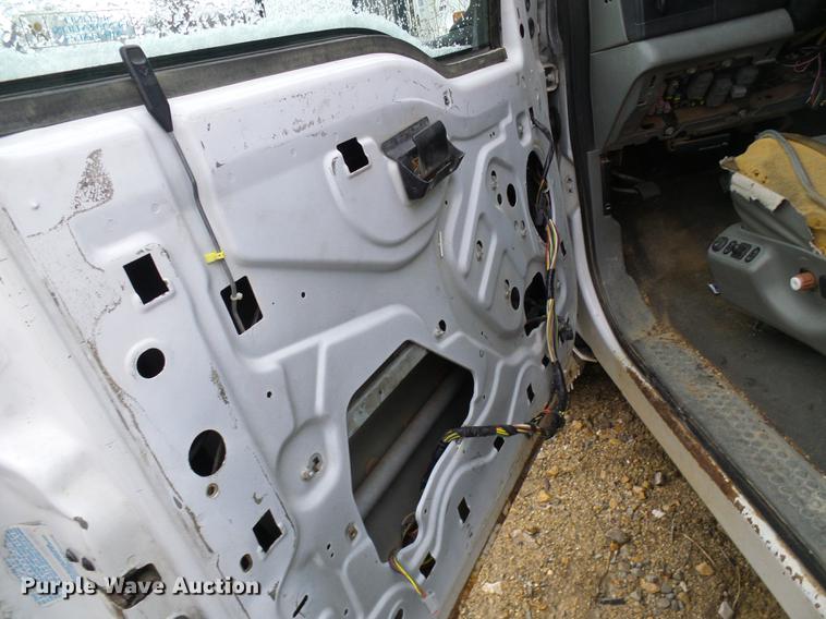 image for item DB2115 2006 Ford F350 Super Duty Crew Cab pickup truck