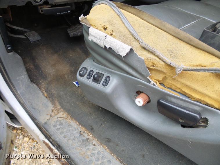 image for item DB2115 2006 Ford F350 Super Duty Crew Cab pickup truck