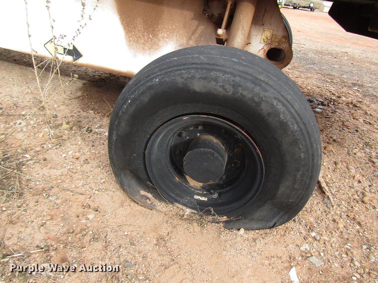 image for item DB6903 1998 JLG 40H boom lift