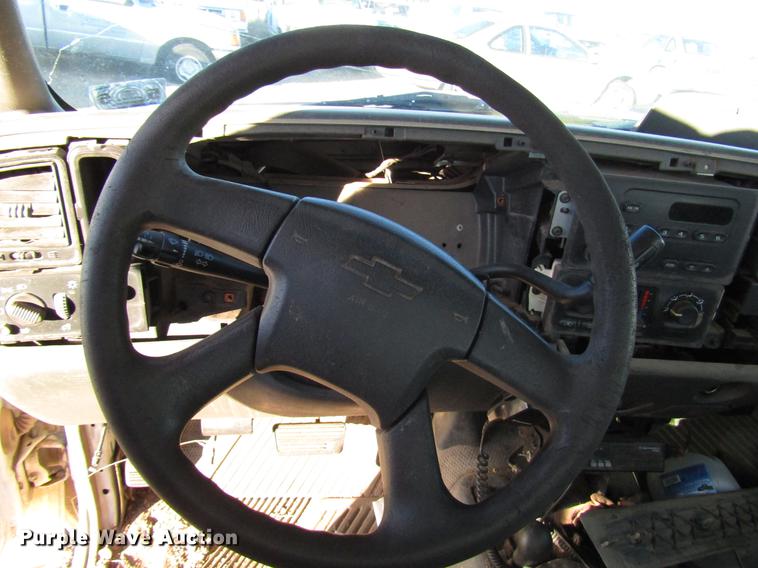 image for item DB6906 2003 Chevrolet Silverado 1500 pickup truck