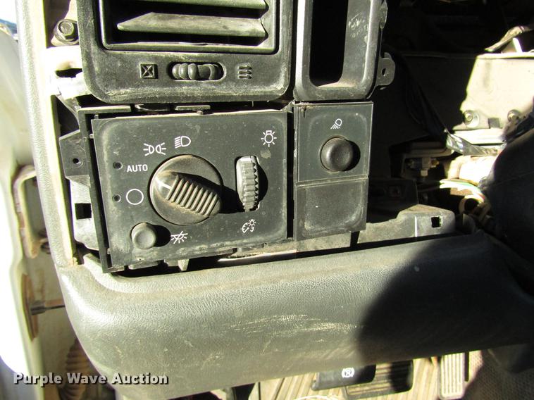 image for item DB6906 2003 Chevrolet Silverado 1500 pickup truck