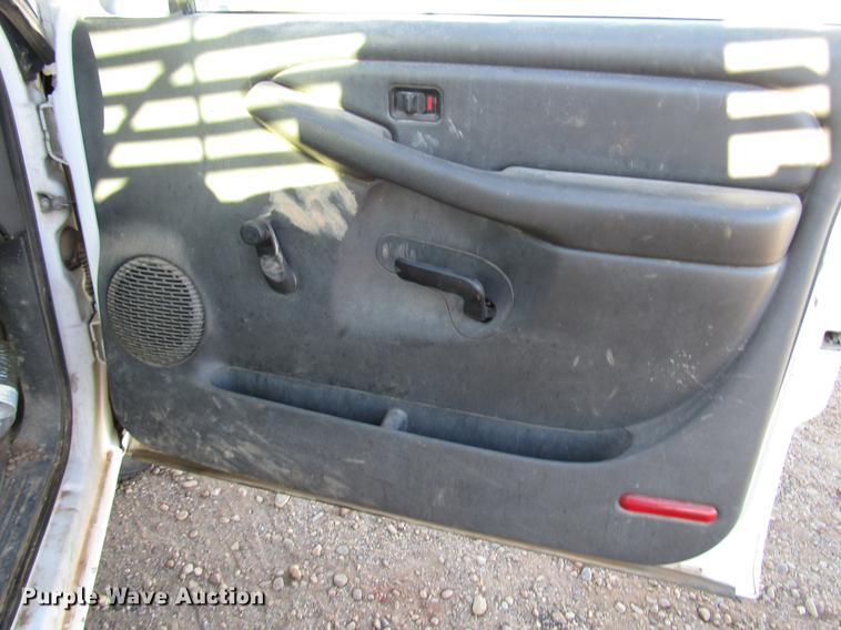 image for item DB6906 2003 Chevrolet Silverado 1500 pickup truck