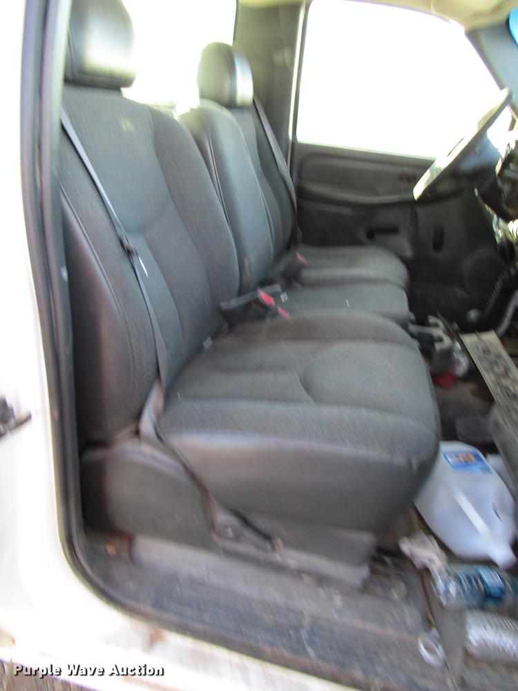 image for item DB6906 2003 Chevrolet Silverado 1500 pickup truck