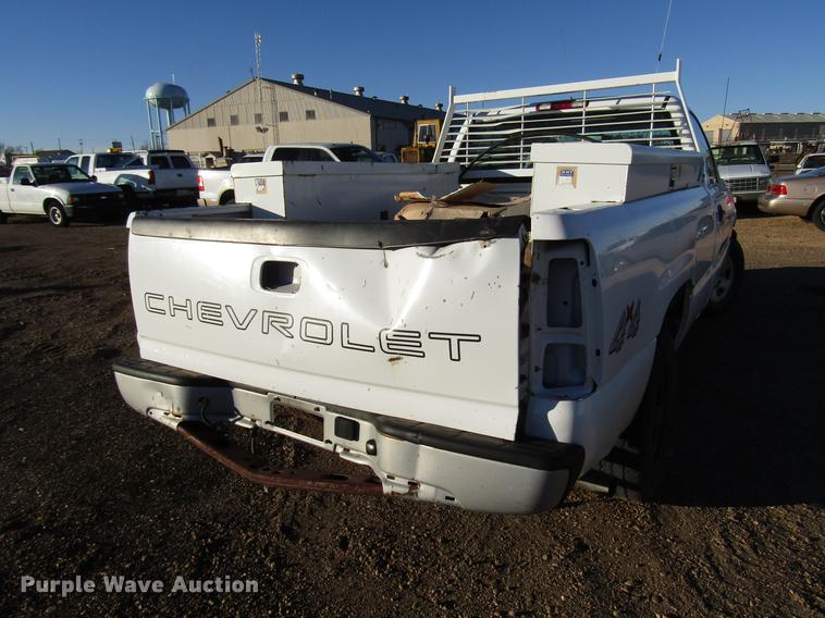 image for item DB6906 2003 Chevrolet Silverado 1500 pickup truck