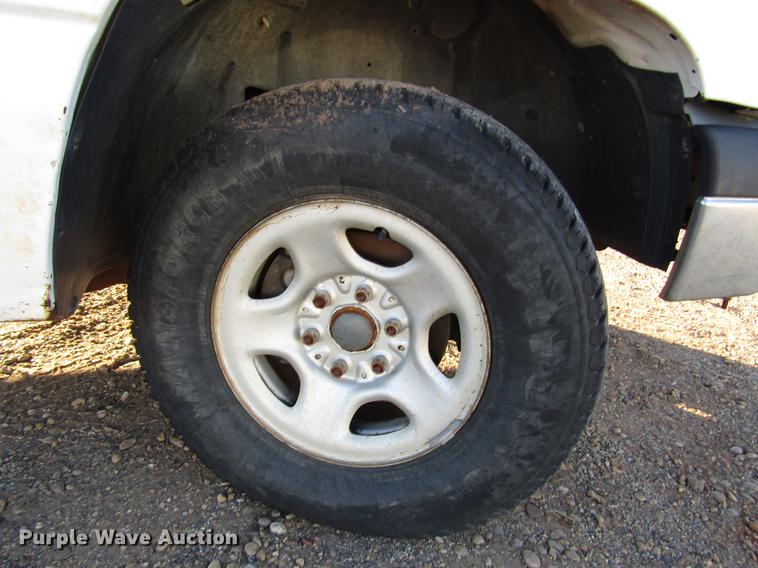 image for item DB6906 2003 Chevrolet Silverado 1500 pickup truck