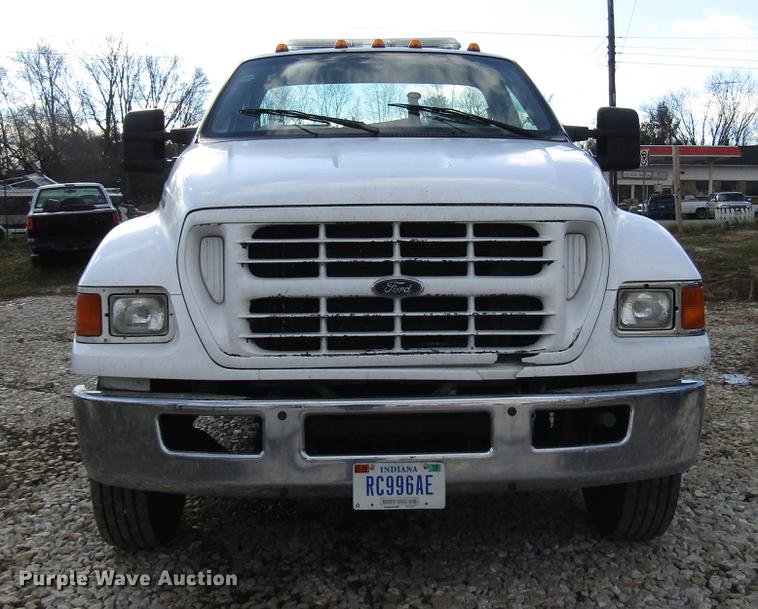 image for item DB6991 2000 Ford F650 Super Duty rollback truck