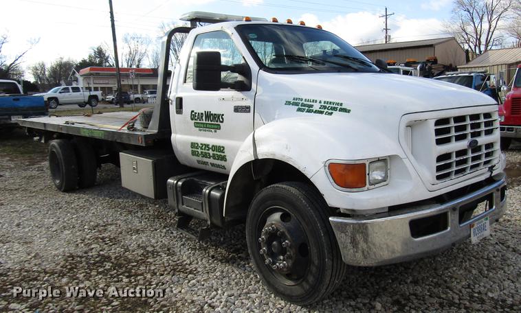 image for item DB6991 2000 Ford F650 Super Duty rollback truck