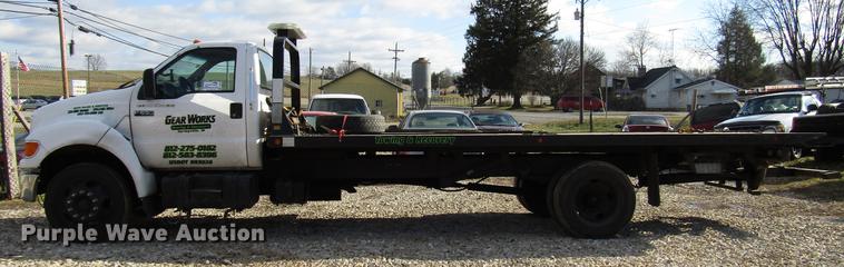 image for item DB6991 2000 Ford F650 Super Duty rollback truck