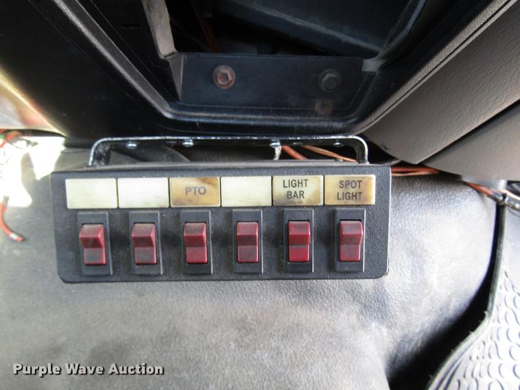 image for item DB6991 2000 Ford F650 Super Duty rollback truck