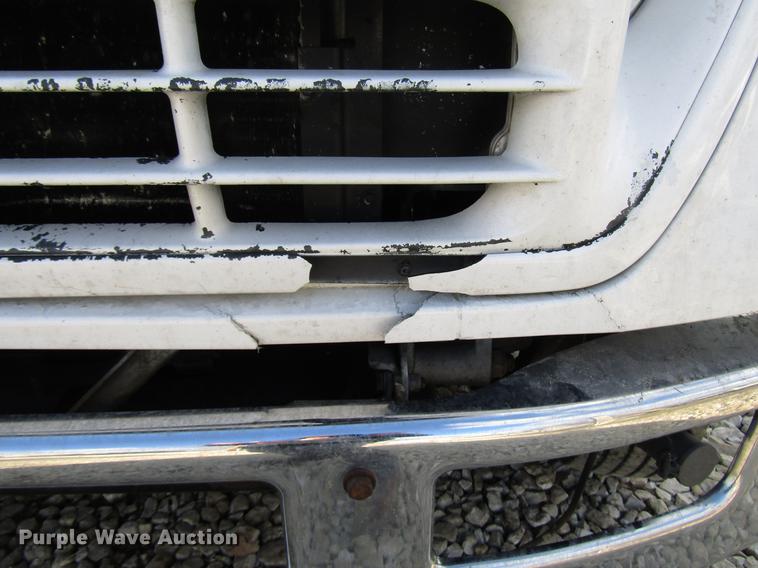 image for item DB6991 2000 Ford F650 Super Duty rollback truck