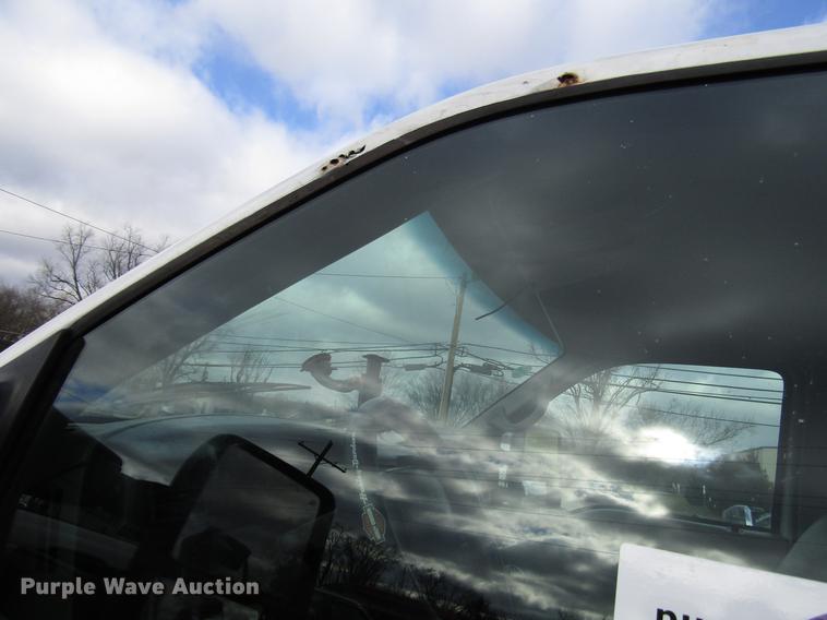 image for item DB6991 2000 Ford F650 Super Duty rollback truck