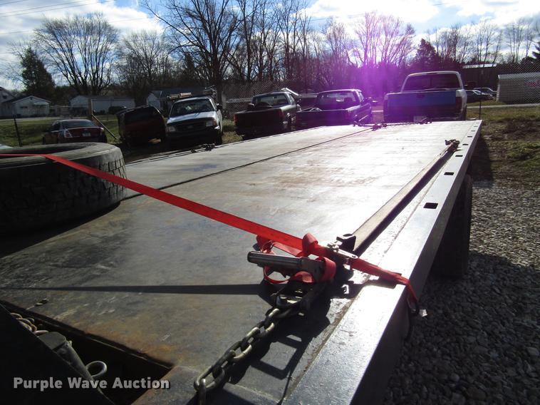 image for item DB6991 2000 Ford F650 Super Duty rollback truck