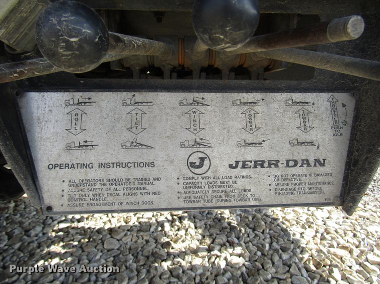 image for item DB6991 2000 Ford F650 Super Duty rollback truck