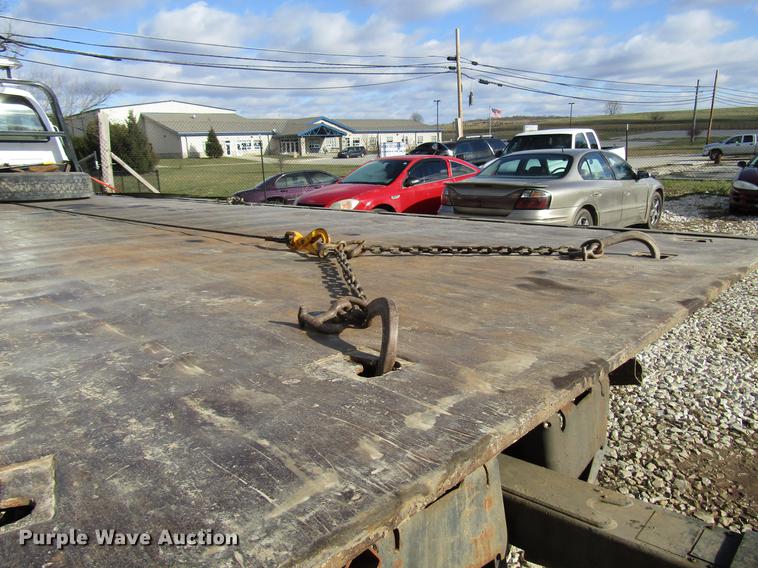 image for item DB6991 2000 Ford F650 Super Duty rollback truck