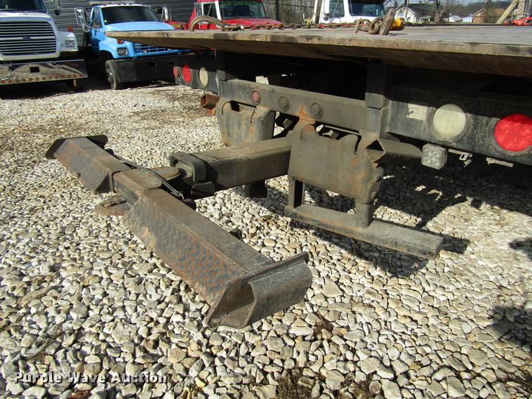 image for item DB6991 2000 Ford F650 Super Duty rollback truck