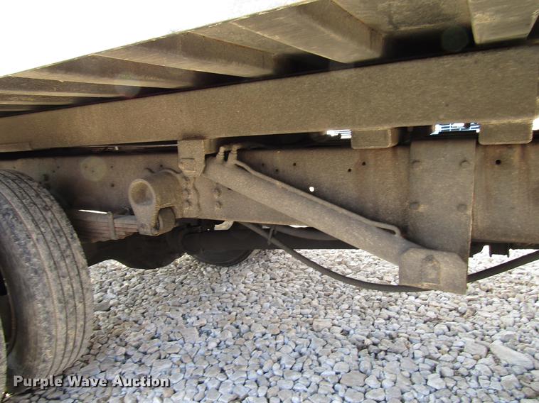 image for item DB6991 2000 Ford F650 Super Duty rollback truck