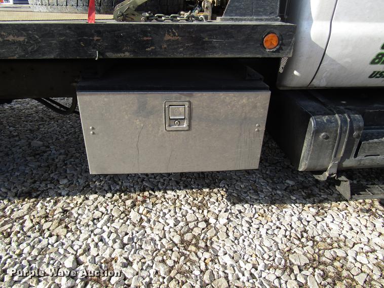 image for item DB6991 2000 Ford F650 Super Duty rollback truck