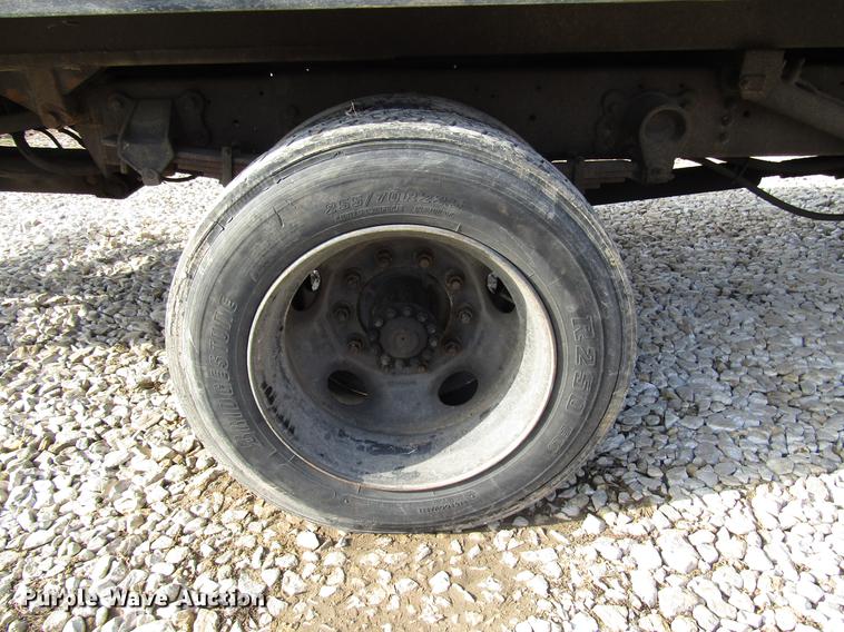 image for item DB6991 2000 Ford F650 Super Duty rollback truck