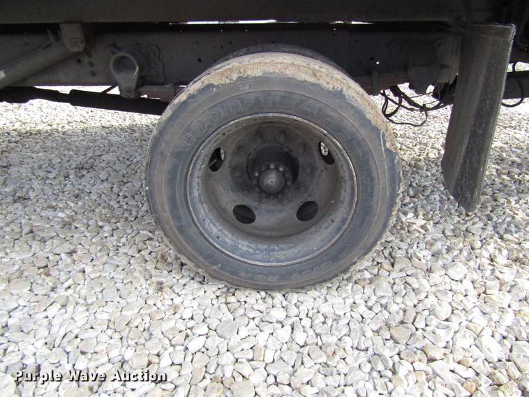 image for item DB6991 2000 Ford F650 Super Duty rollback truck