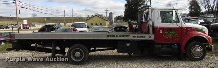 image for item DB6992 1997 International 4700 rollback truck