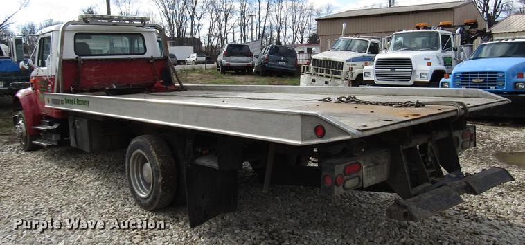 image for item DB6992 1997 International 4700 rollback truck