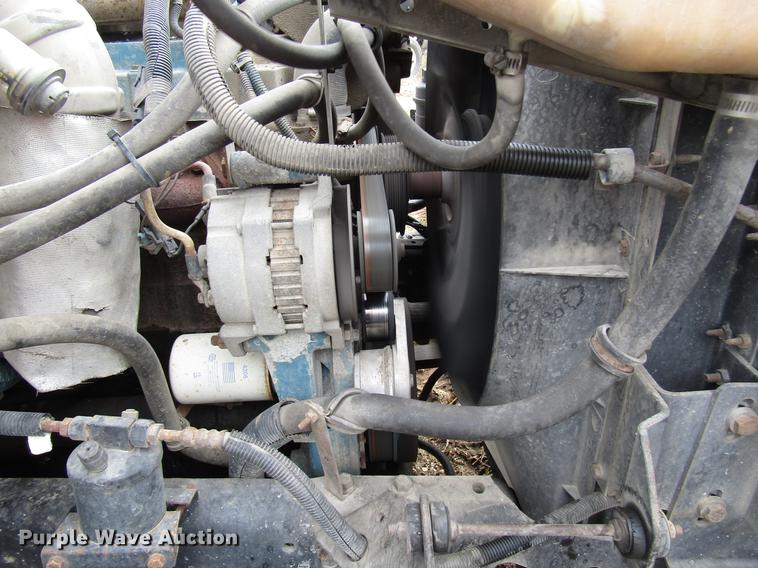 image for item DB6992 1997 International 4700 rollback truck