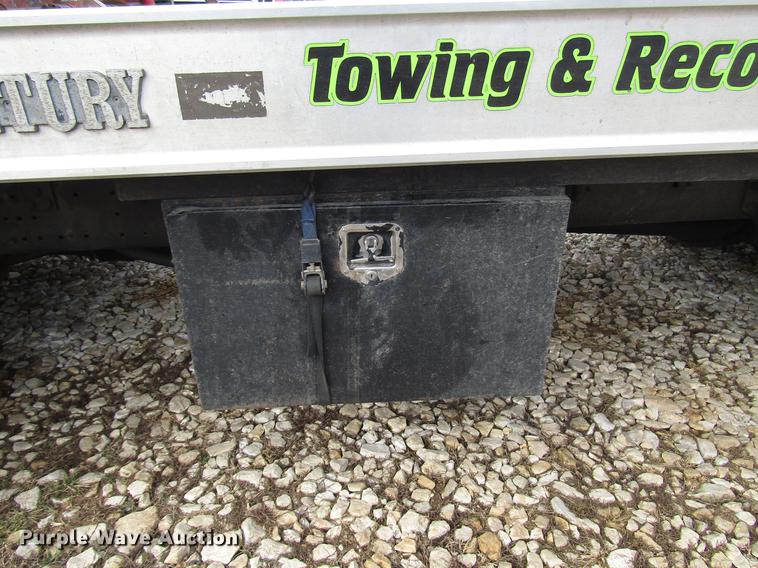 image for item DB6992 1997 International 4700 rollback truck