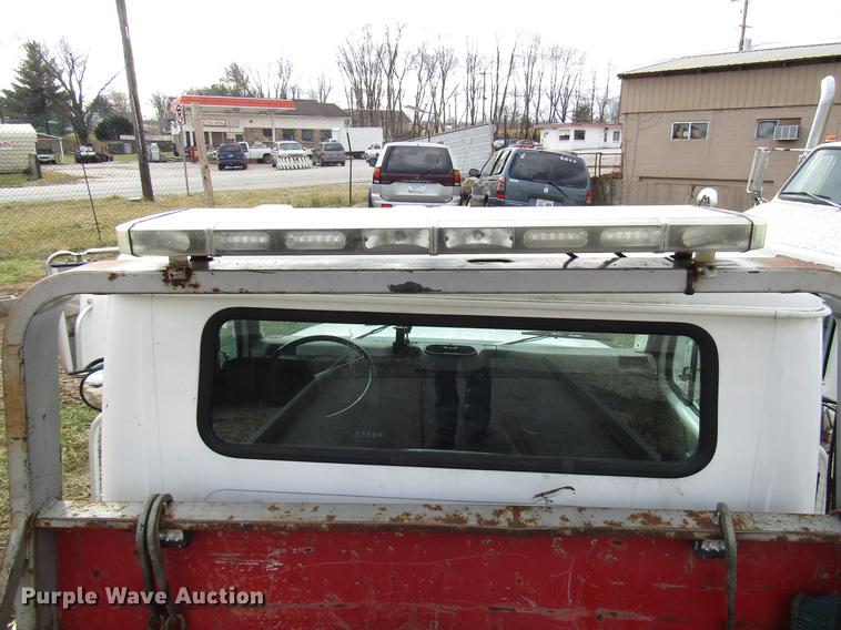 image for item DB6992 1997 International 4700 rollback truck