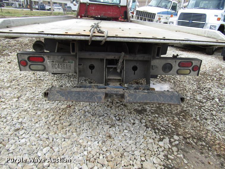 image for item DB6992 1997 International 4700 rollback truck