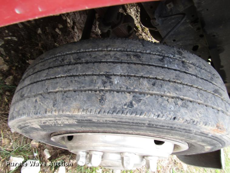 image for item DB6992 1997 International 4700 rollback truck