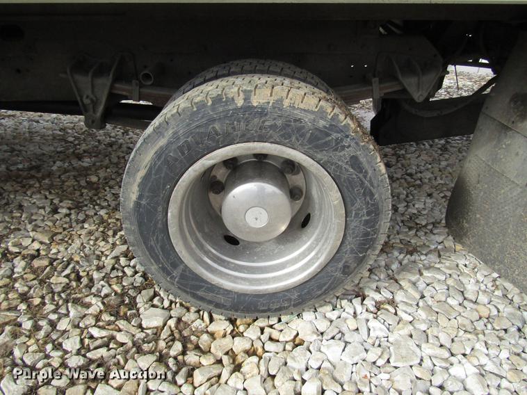 image for item DB6992 1997 International 4700 rollback truck