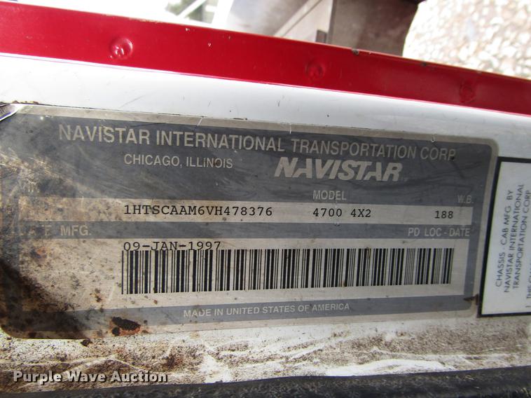 image for item DB6992 1997 International 4700 rollback truck