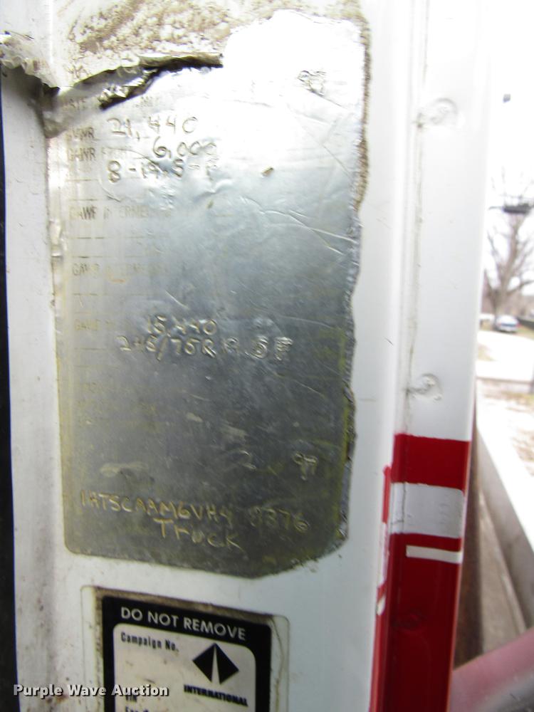 image for item DB6992 1997 International 4700 rollback truck