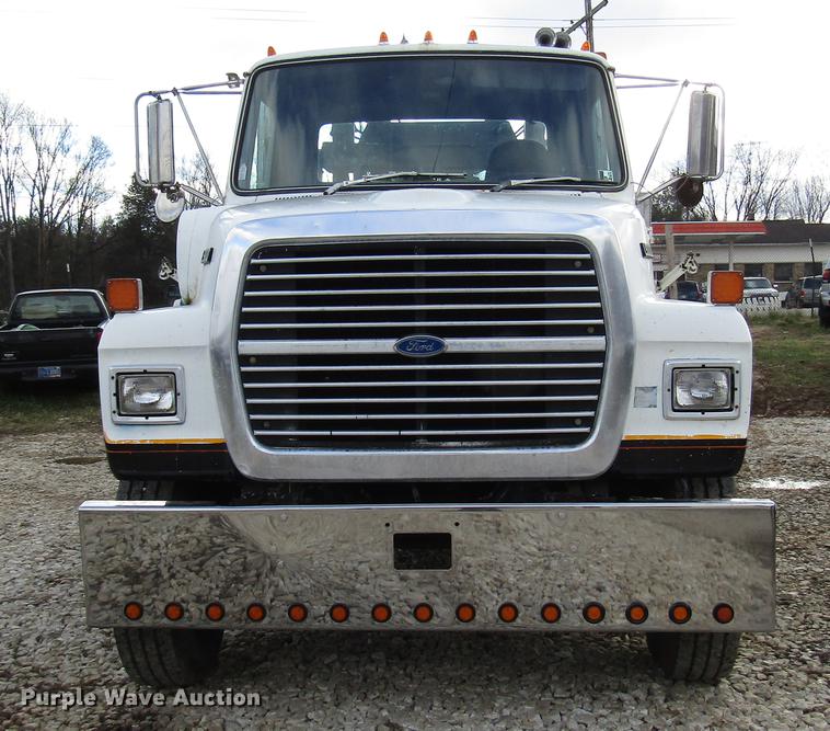 image for item DB6993 1989 Ford L9000 tow truck